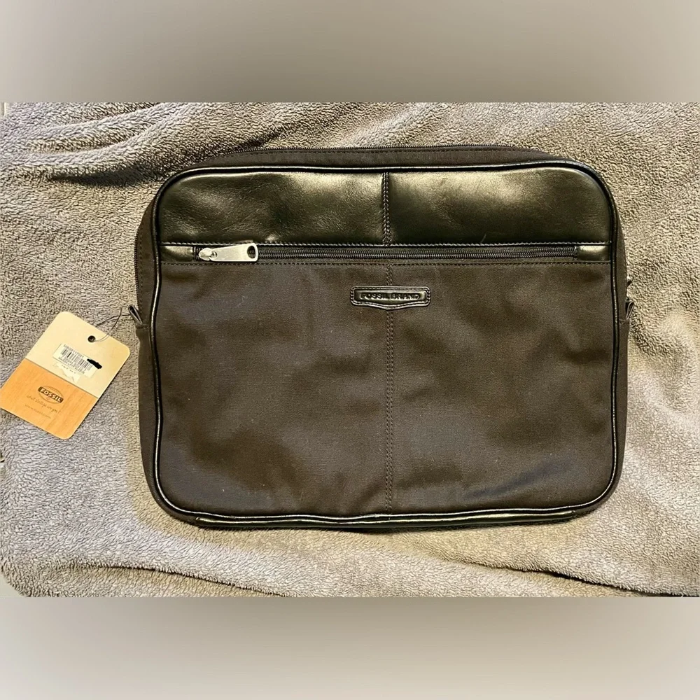 *NWT* FOSSIL Mason Laptop Sleeve/Messenger - 11” x 15” - Black Leather & Canvas